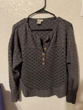 BiB! Women's Gray Textured Checkerboard Button-Front Henley Top Size S